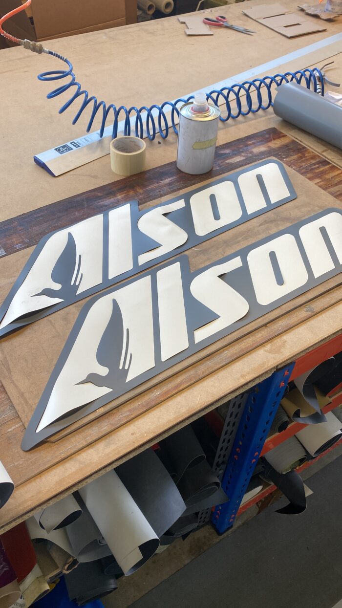 logo in neoprene per gommoni Alson battelli